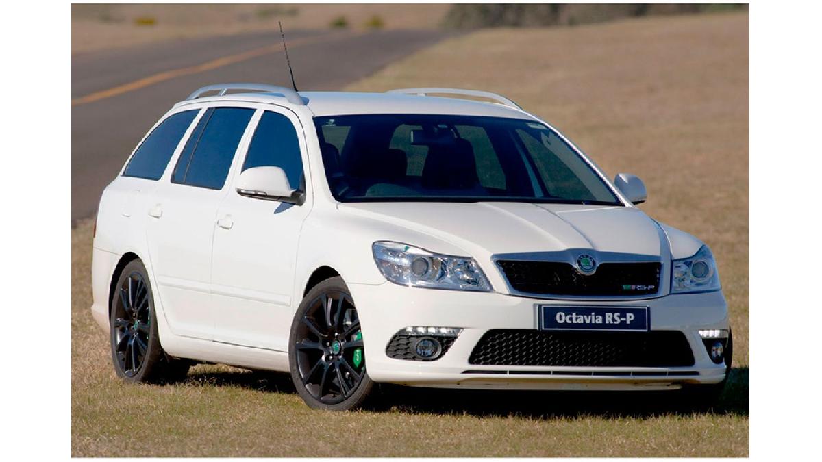AutoStyle+Pare-chocs+avant+sur+mesure+pour+Skoda+Octavia+2009-2012+%27RS-Look%27+incl.+Grilles+%26+DRL+%26+Feux+anti-brouillard+%28PP%29